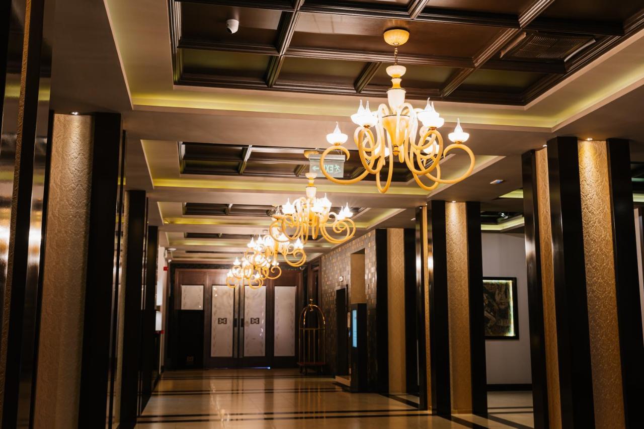 Hotel Dukagjini Печ Экстерьер фото