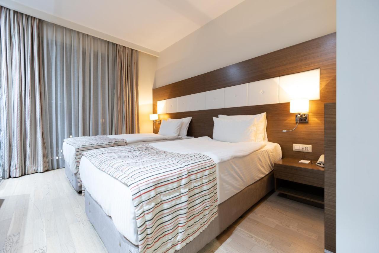 Hotel Dukagjini Печ Экстерьер фото