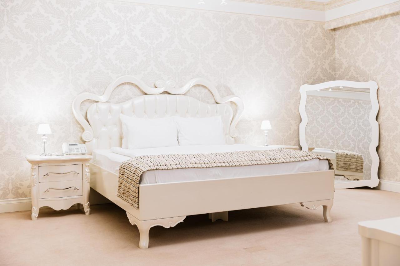 Hotel Dukagjini Печ Экстерьер фото
