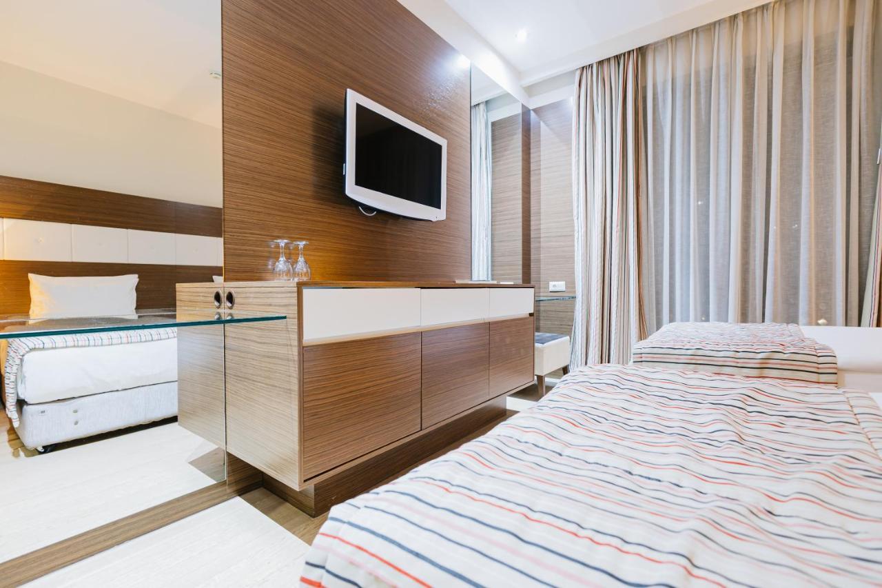 Hotel Dukagjini Печ Экстерьер фото