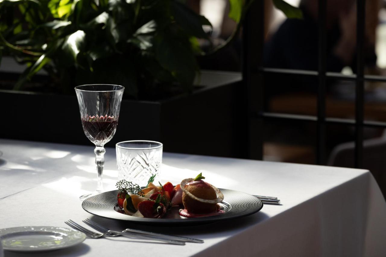 Hotel Dukagjini Печ Экстерьер фото