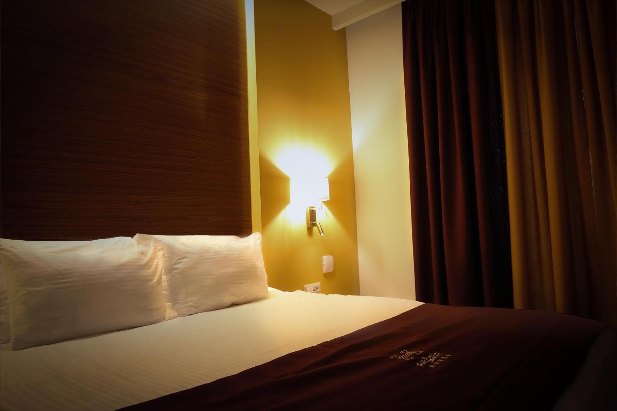 Hotel Dukagjini Печ Экстерьер фото